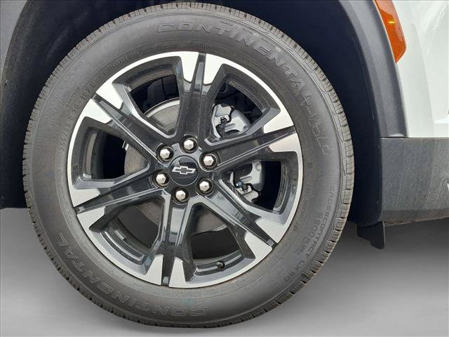 New 2027 Chevrolet Traverse LT w/ Sun and Wheel Package FWD image 10