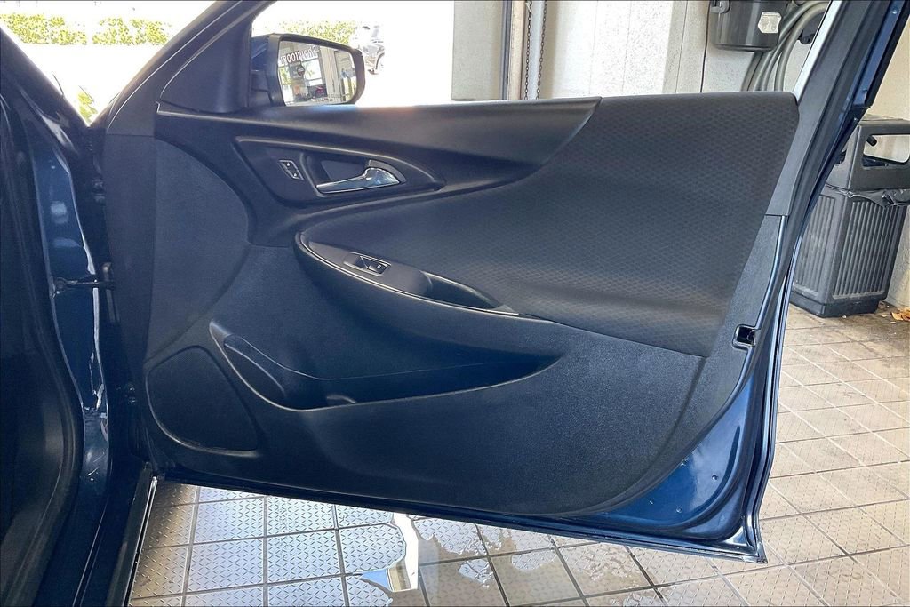 Used 2021 Chevrolet Malibu LT image 21