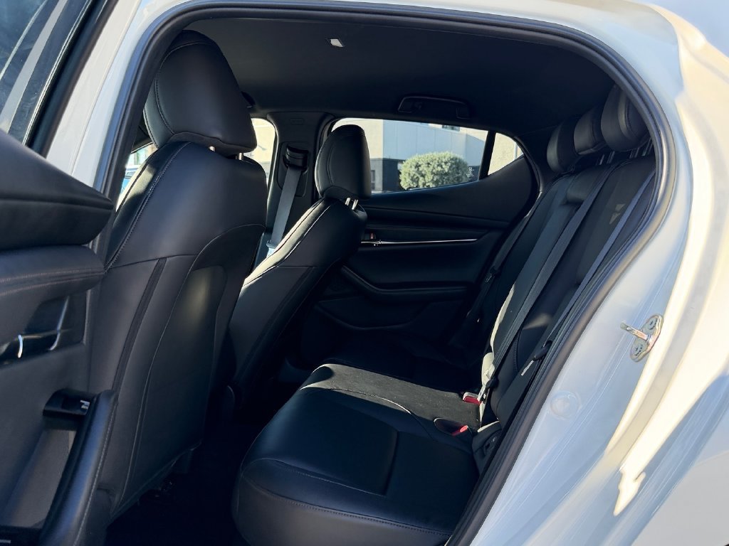 Used 2019 MAZDA MAZDA3 Hatchback w/ Preferred Package FWD image 13
