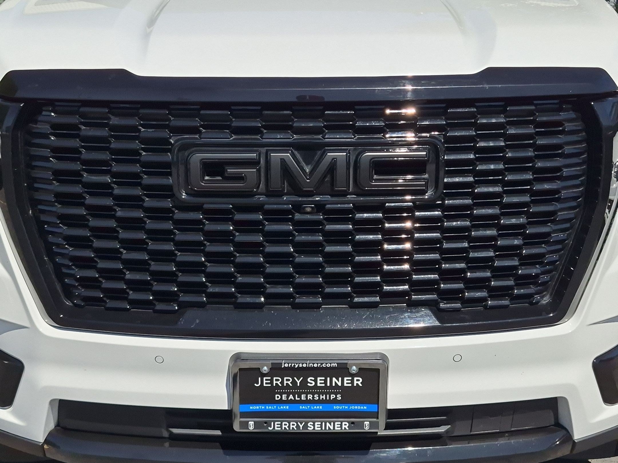 Used 2023 GMC Yukon XL Denali AWD/4WD image 9