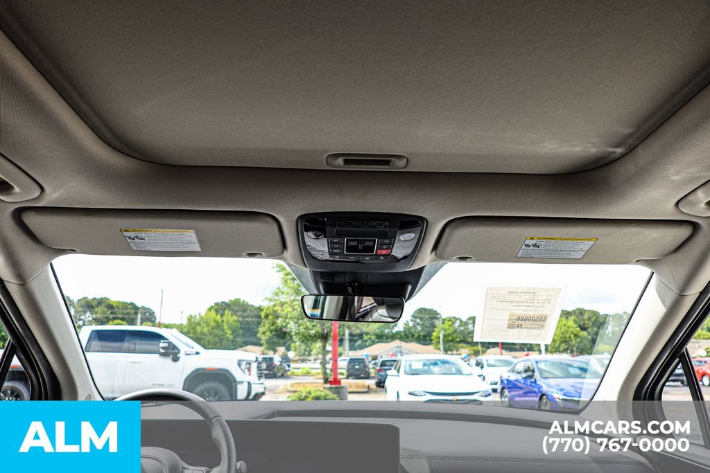 Used 2025 Kia Carnival SX w/ SX Dark Edition Package FWD image 65