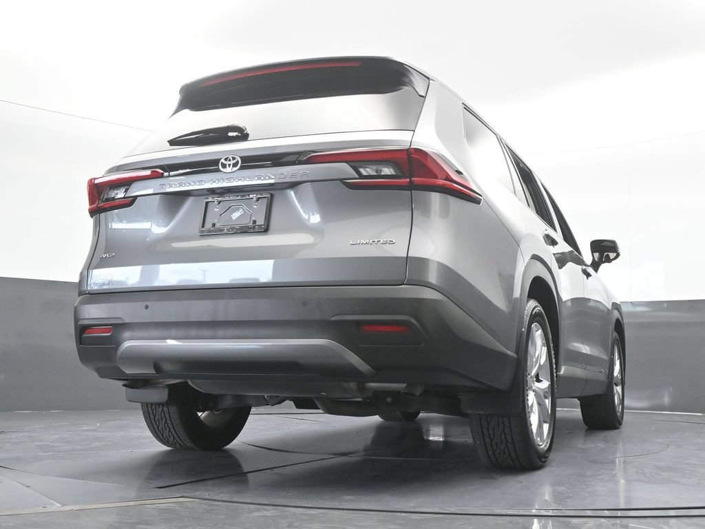 Used 2025 Toyota Grand Highlander AWD image 62