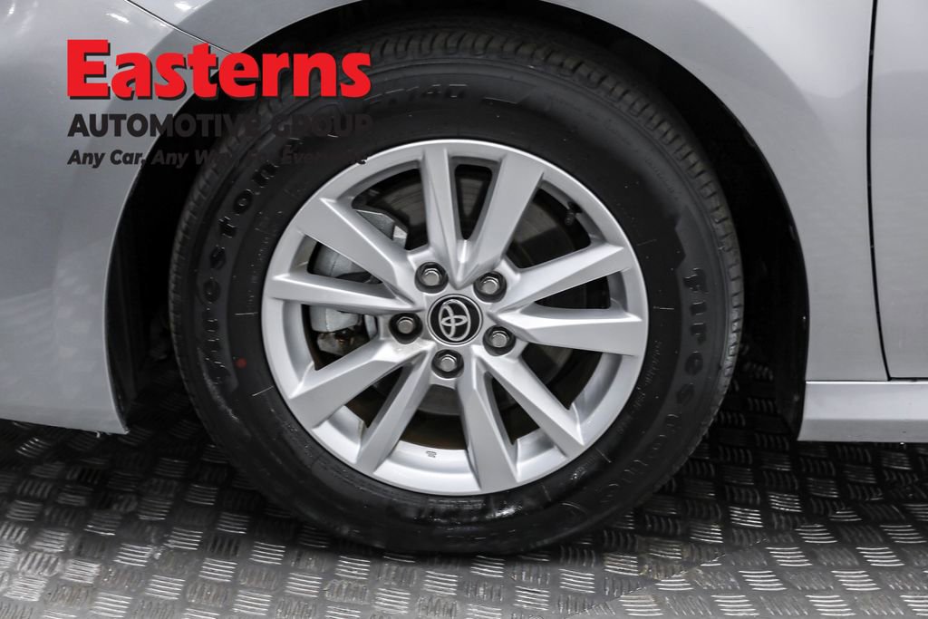 Used 2025 Toyota Camry LE image 33