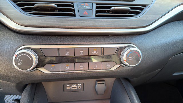 Used 2025 Nissan Altima 2.5 SV image 26