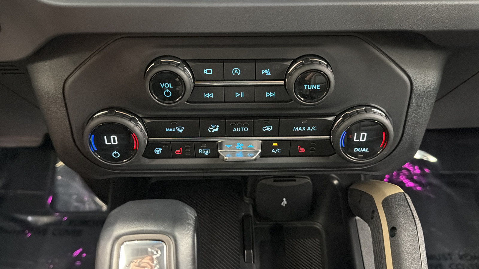 Used 2025 Ford Bronco Badlands AWD/4WD image 23
