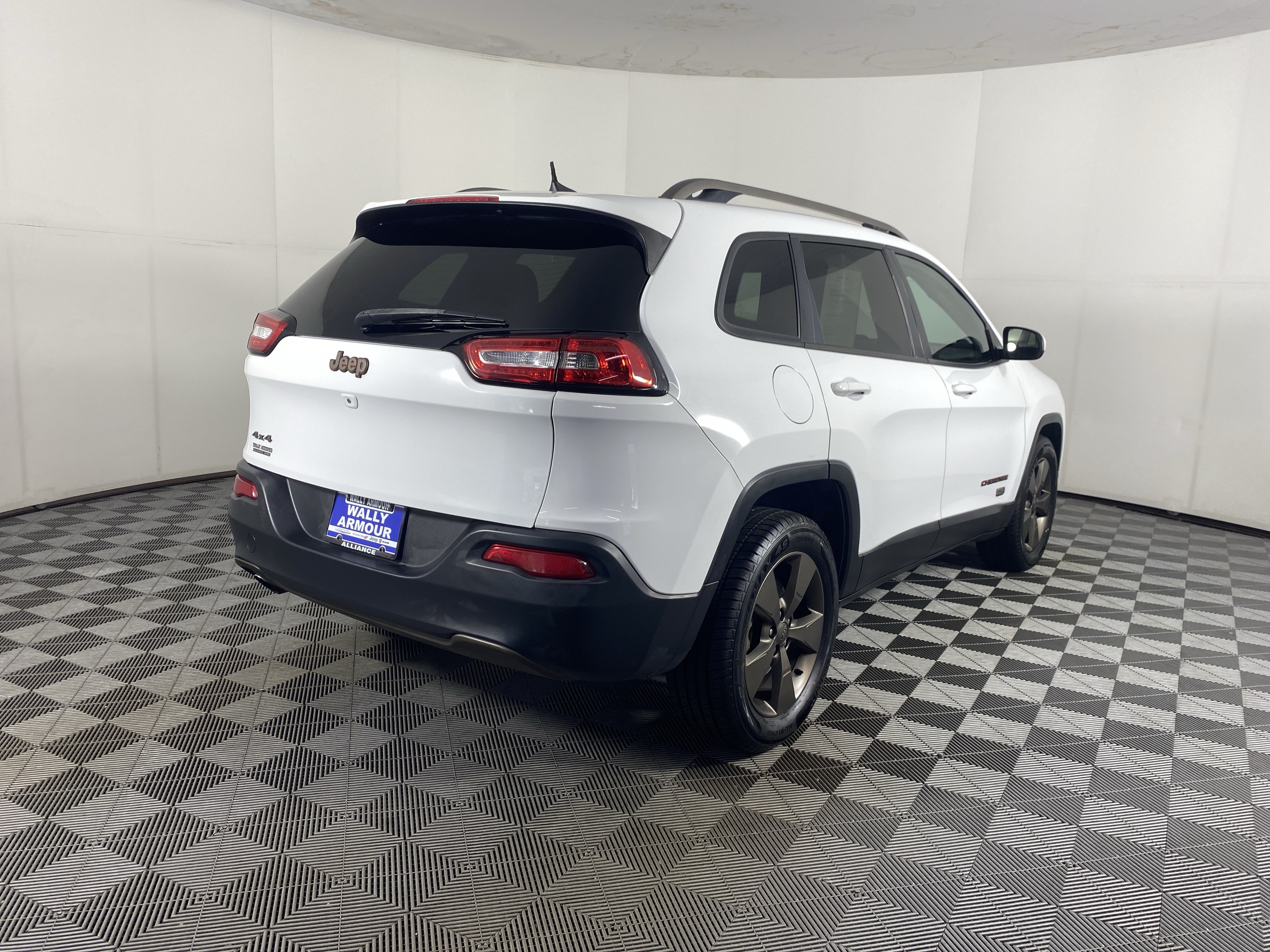 Used 2017 Jeep Cherokee 75th Anniversary AWD/4WD image 8