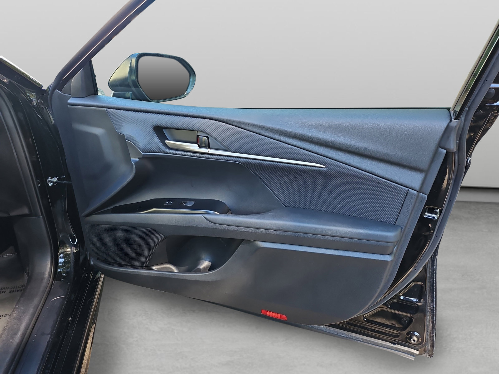 Used 2025 Toyota Camry SE FWD image 36