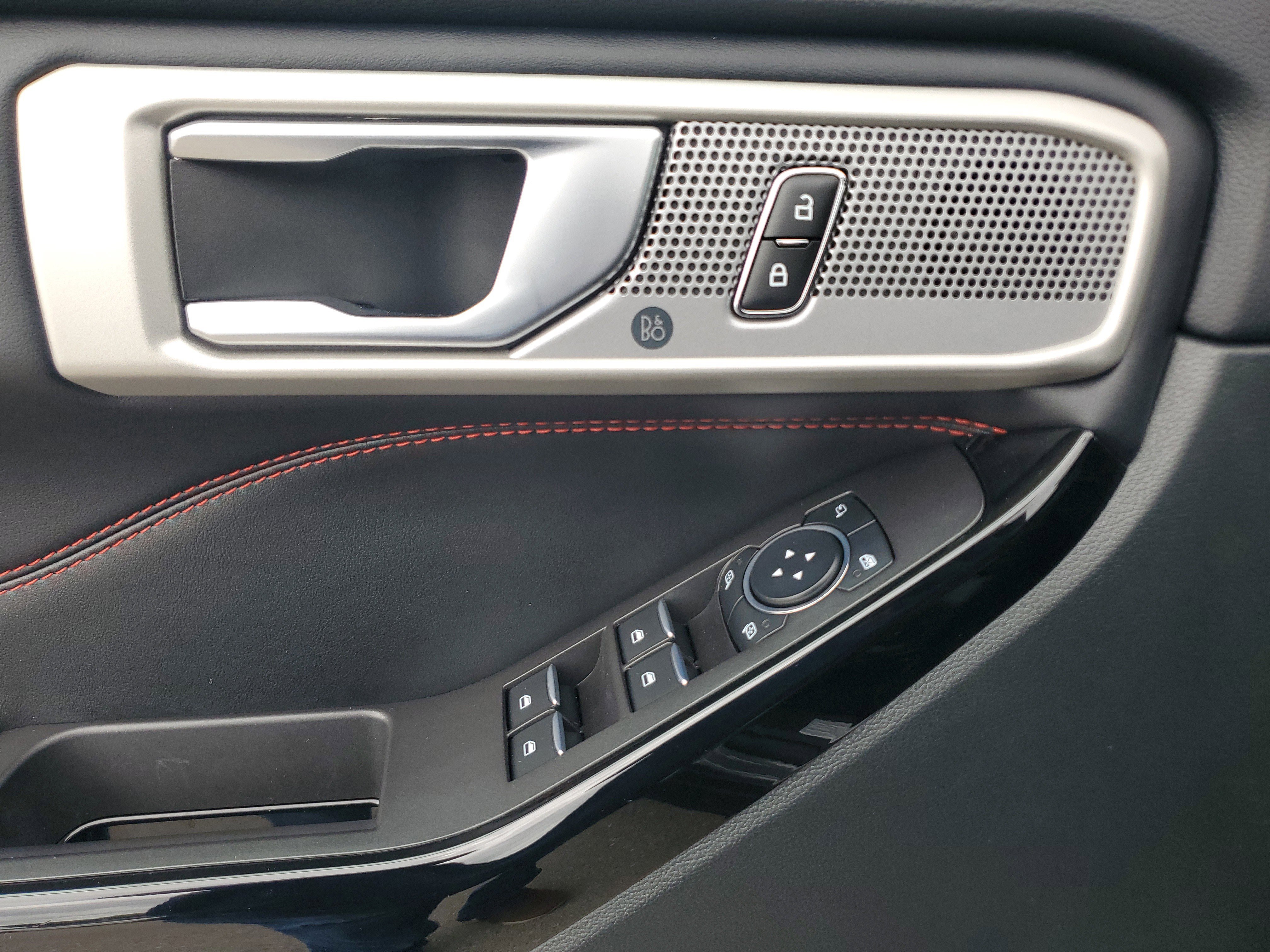 Used 2023 Ford Explorer ST-Line w/ Class IV Trailer Tow Package image 29