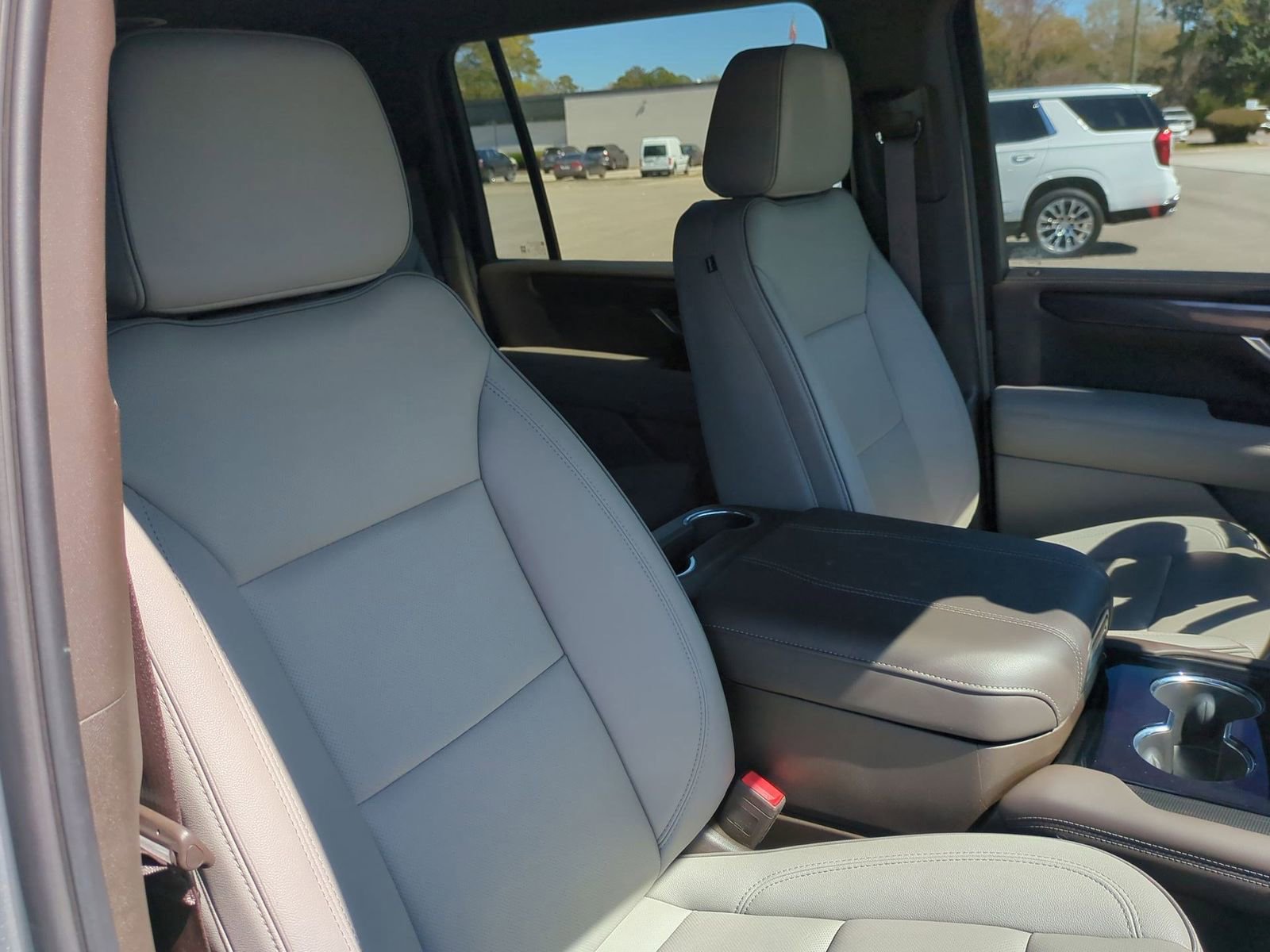 Certified 2025 GMC Yukon XL Elevation image 30