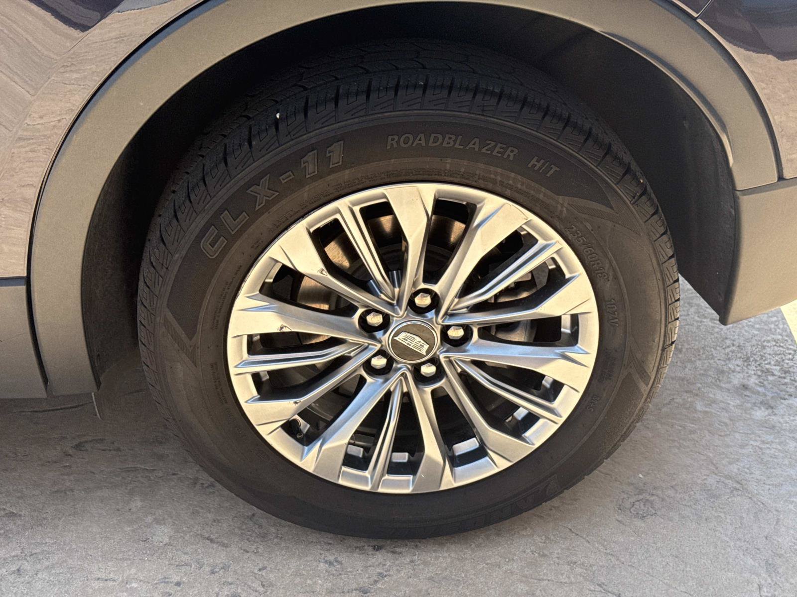 Used 2025 Cadillac XT4 Premium Luxury FWD image 21