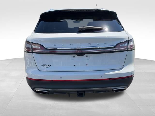 Used 2022 Lincoln Nautilus Reserve w/ Equipment Group 202A image 6