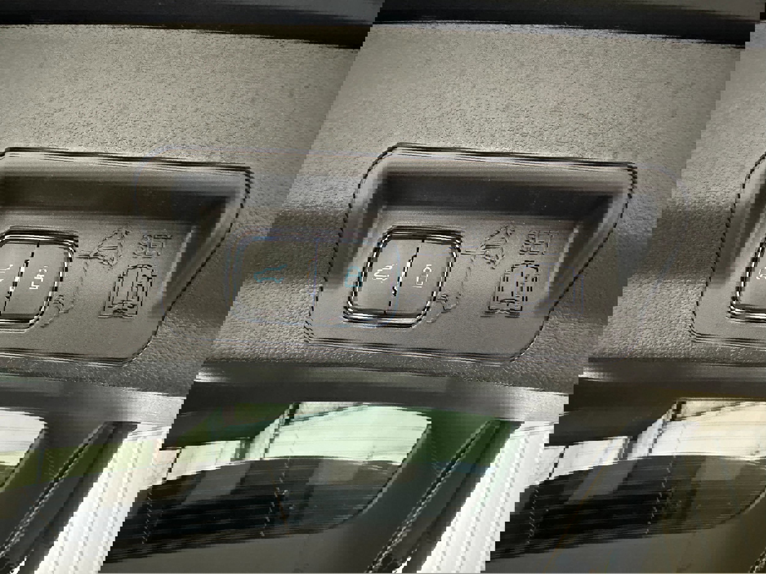 Certified 2023 Ford Explorer XLT w/ Equipment Group 202A image 30