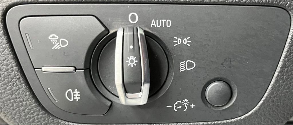 Used 2018 Audi Q5 2.0T Premium AWD/4WD image 32