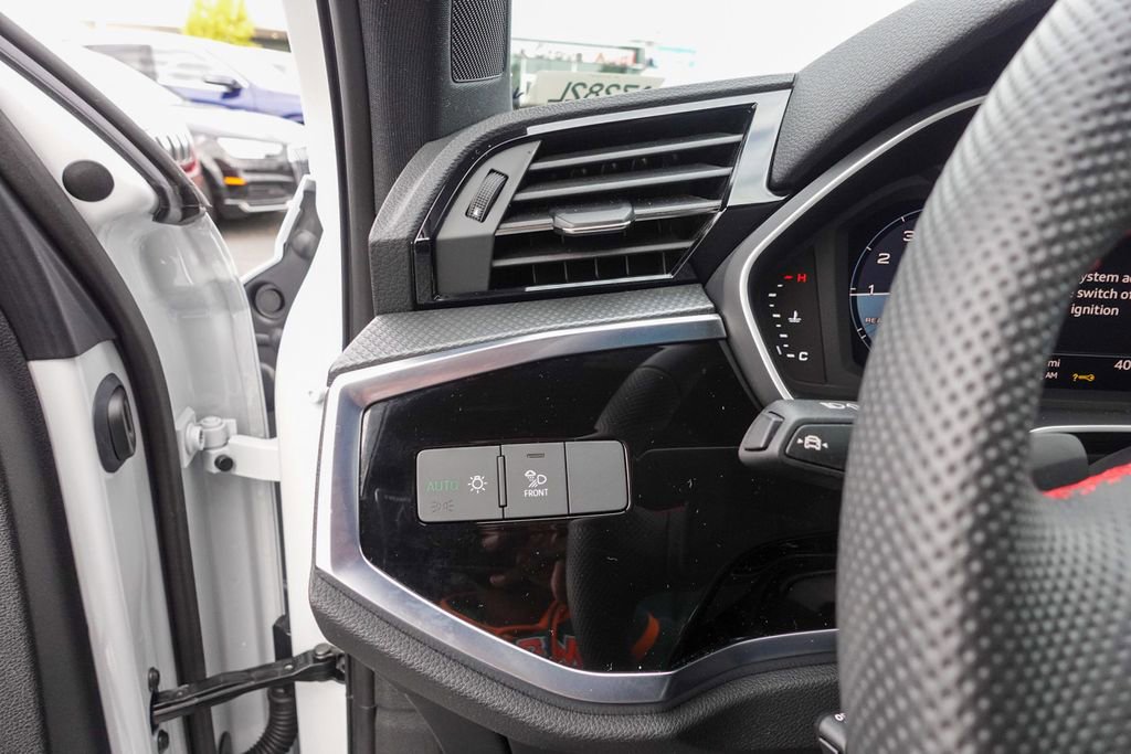 Used 2025 Audi Q3 2.0T Premium Plus w/ Premium Plus Package image 21