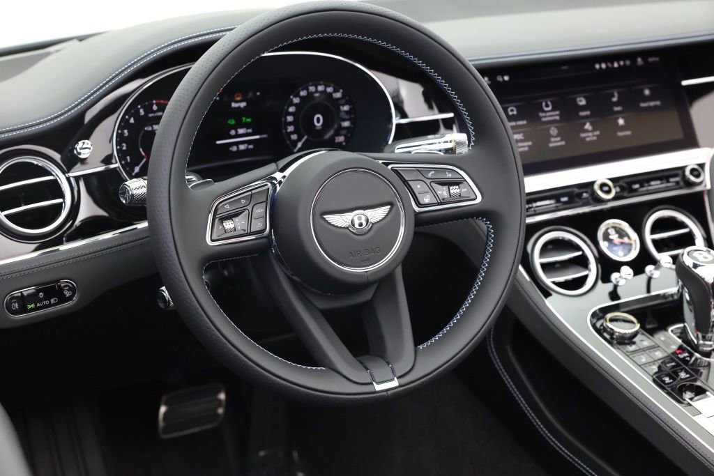 Used 2025 Bentley Continental GTC image 28