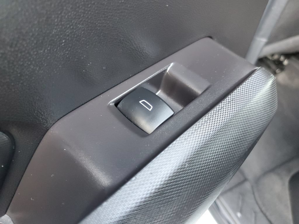 Used 2024 Chevrolet Colorado W/T w/ Technology Package RWD image 17