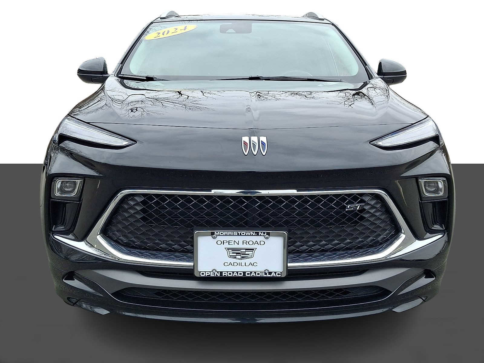 Used 2024 Buick Encore GX Sport Touring image 2