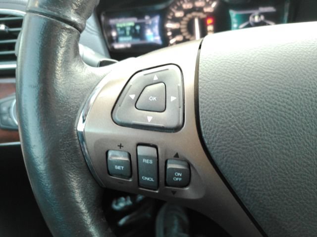 Used 2013 Lincoln MKX FWD image 34