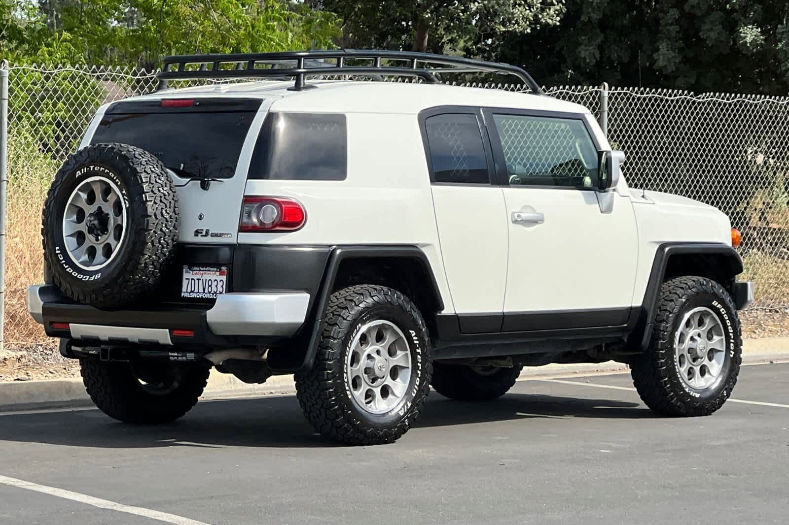 Used 2013 Toyota FJ Cruiser 4WD w/ Convenience Pkg image 2