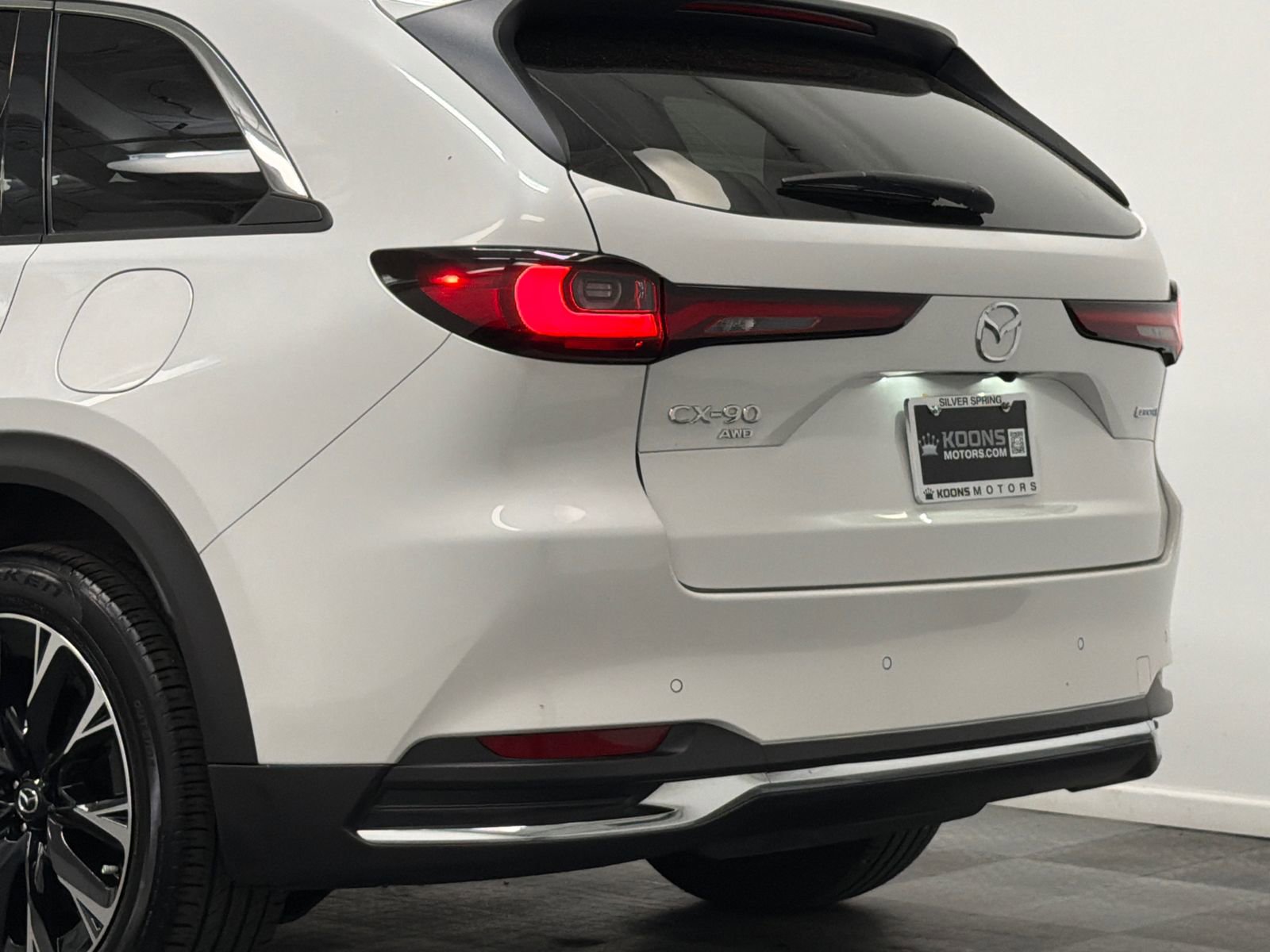 Used 2024 MAZDA CX-90 Plug-In Hybrid w/ Premium Pkg image 7