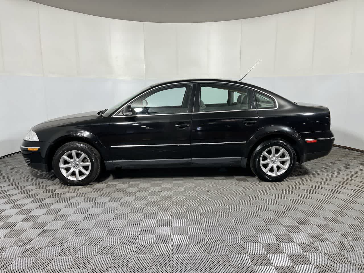 Used 2004 Volkswagen Passat GLS FWD image 5