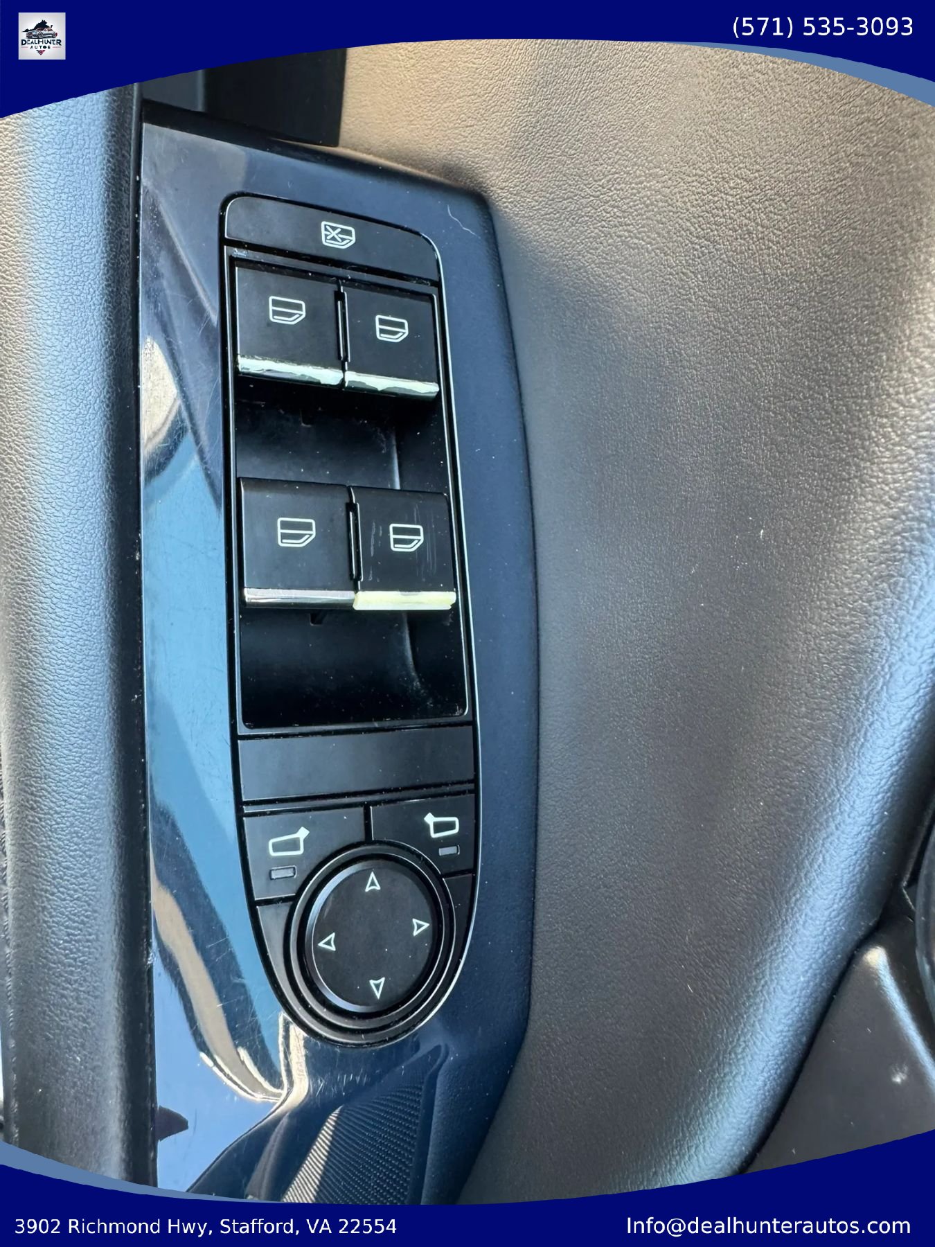 Used 2019 MAZDA MAZDA3 Hatchback FWD image 18