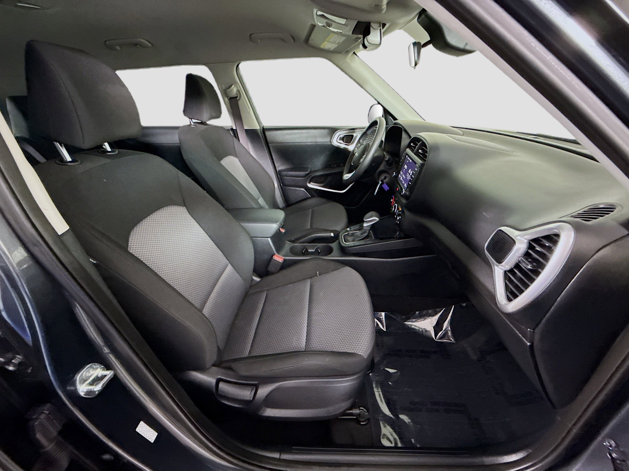 Used 2023 Kia Soul LX FWD image 28
