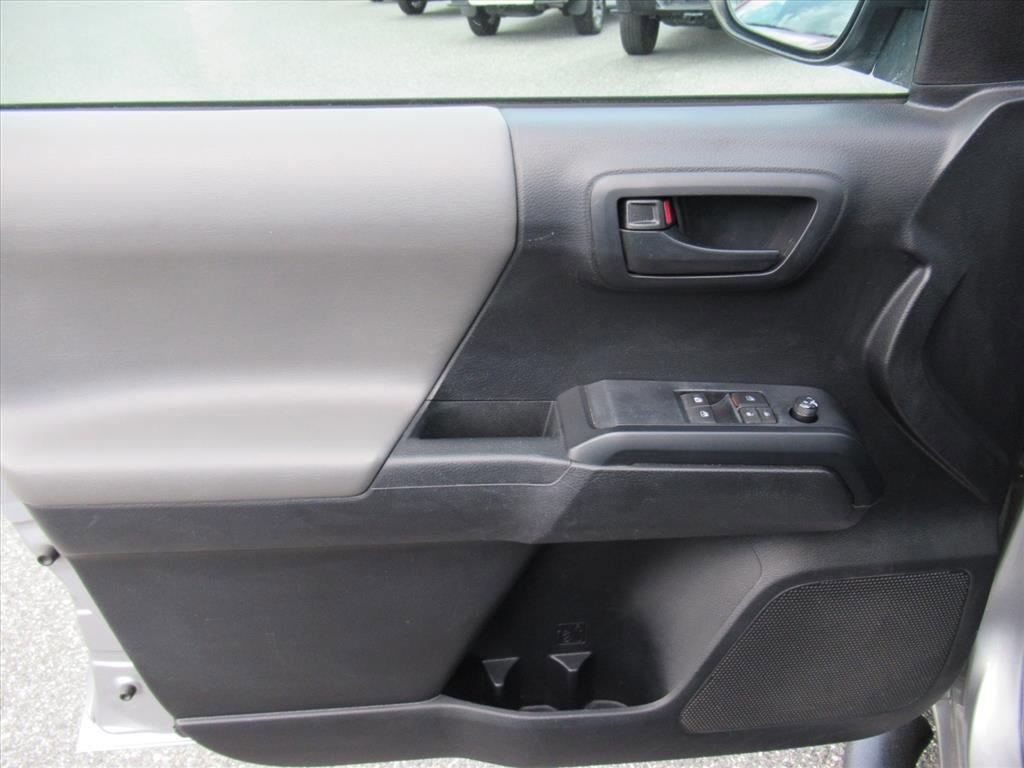 Used 2019 Toyota Tacoma SR RWD image 17