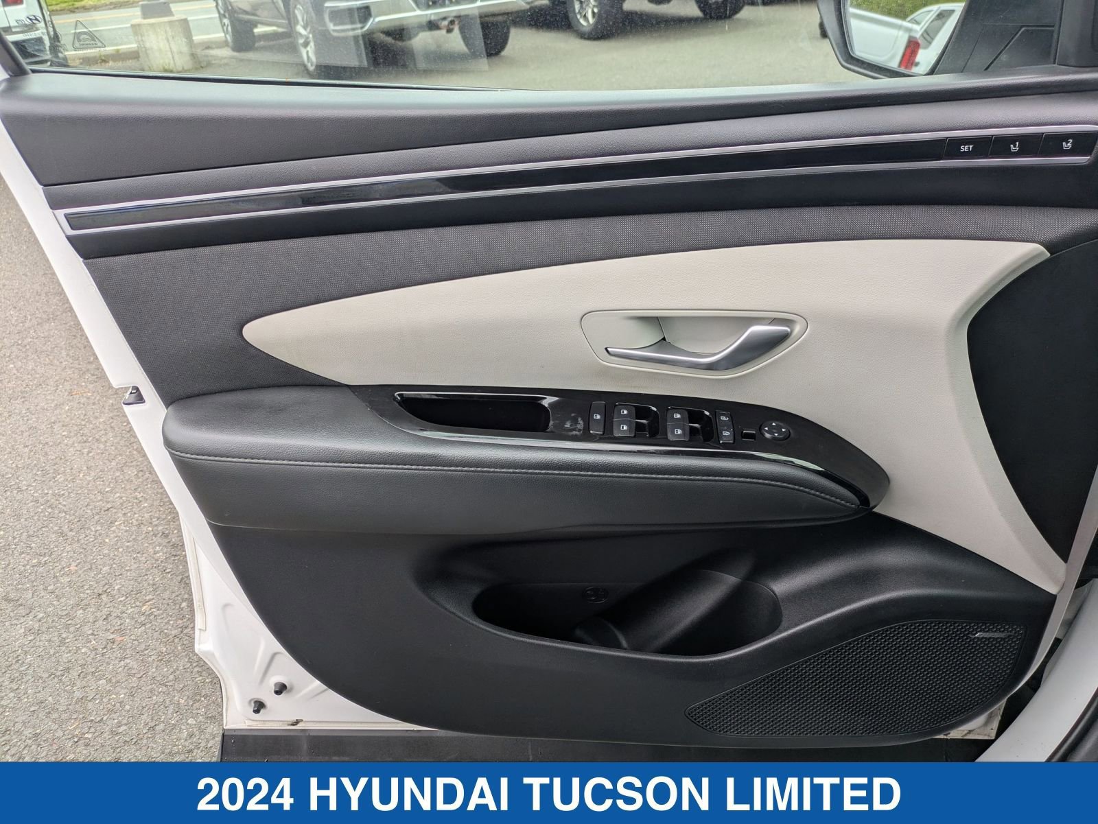 Used 2024 Hyundai Tucson Limited AWD/4WD image 12