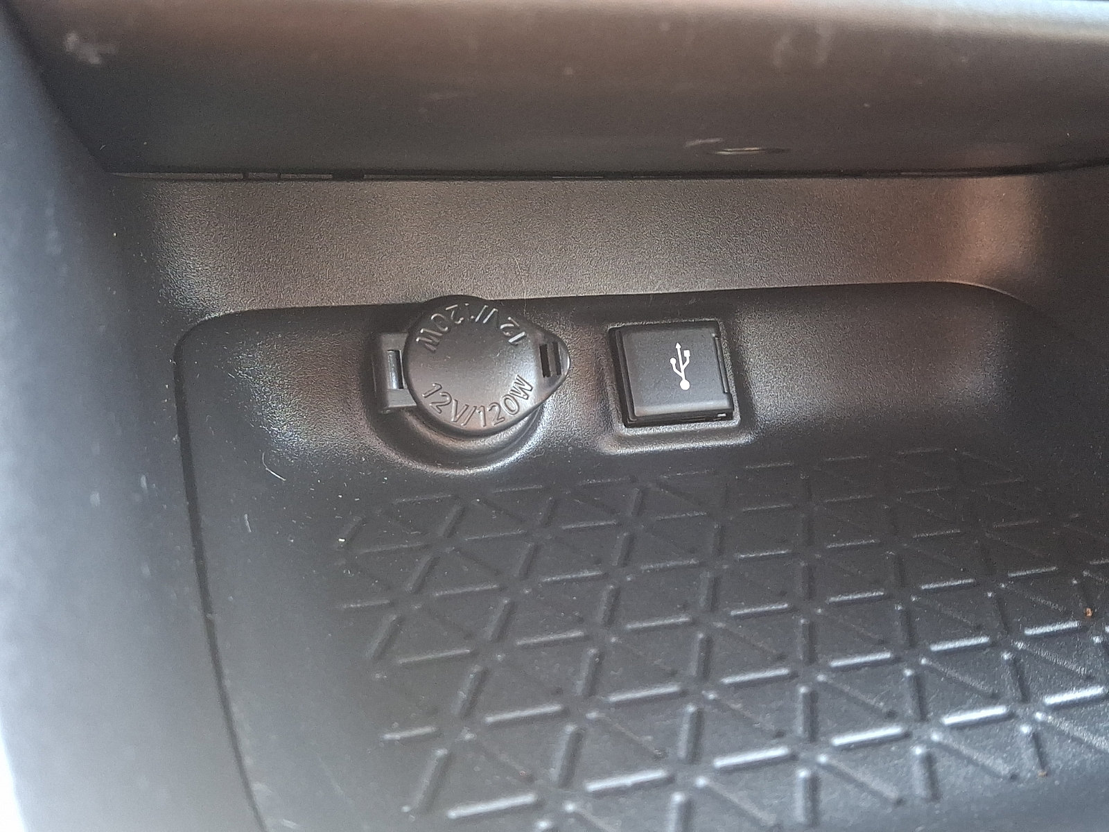 Used 2021 Toyota RAV4 XLE w/ Convenience Package AWD/4WD image 24
