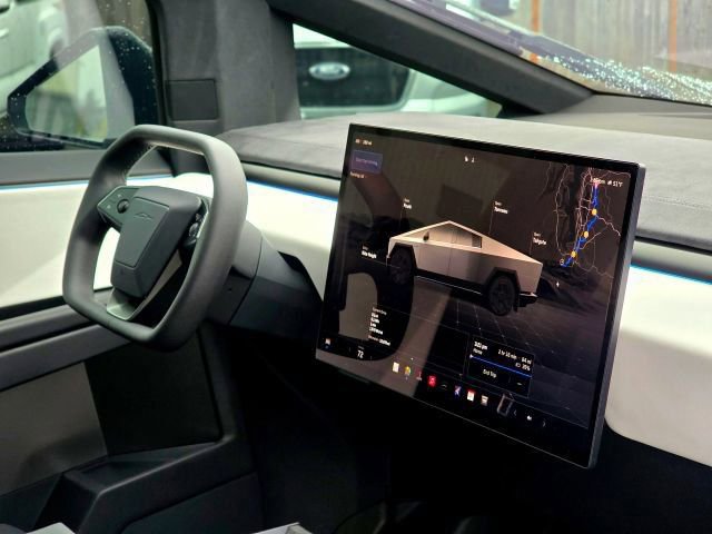 Used 2024 Tesla Cybertruck Cyberbeast AWD/4WD image 18