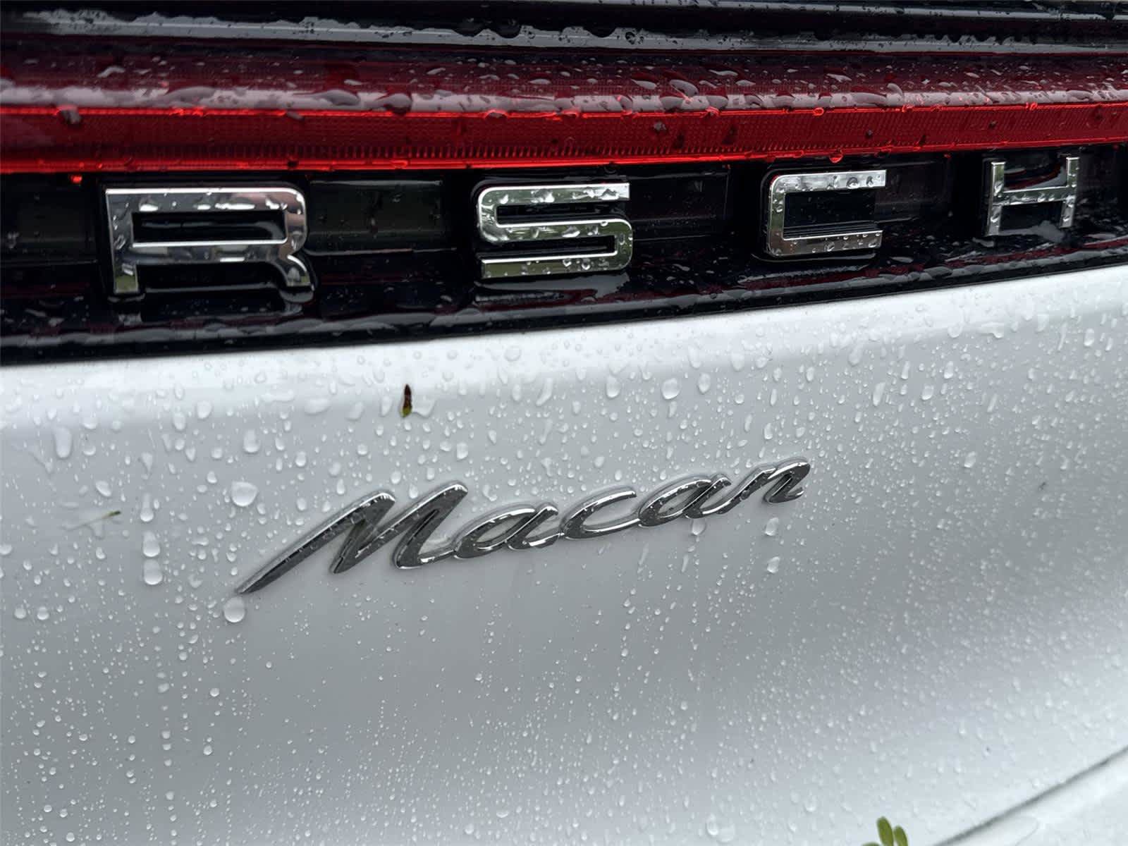 Used 2024 Porsche Macan AWD/4WD image 11