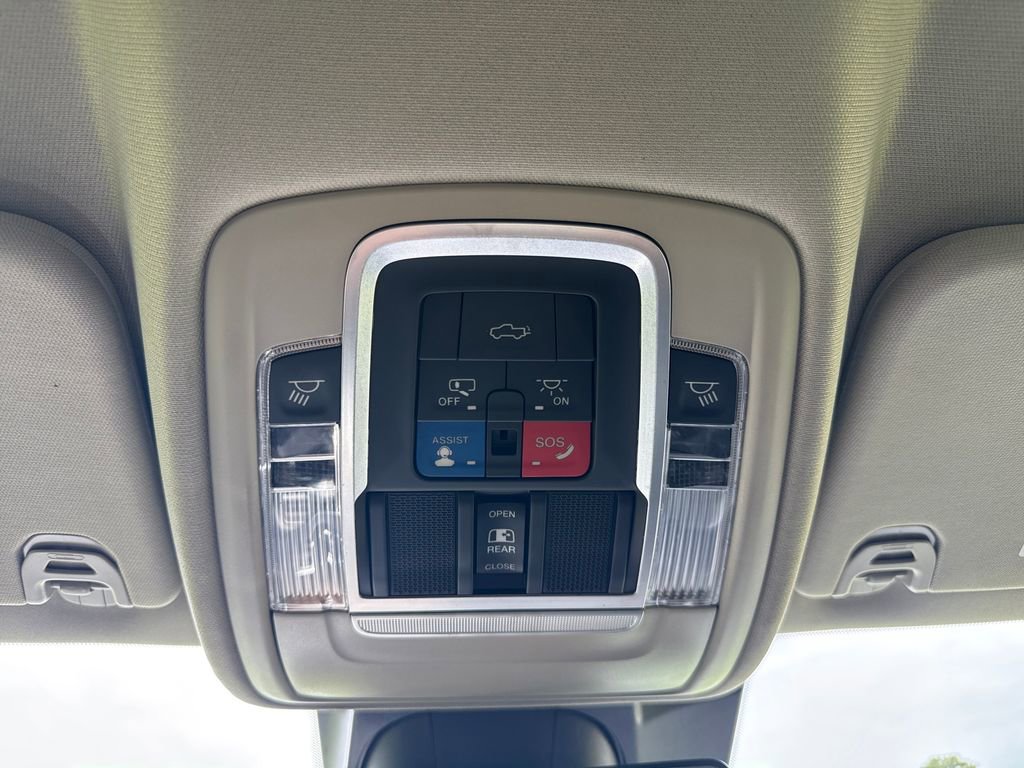 Used 2022 RAM 1500 Laramie AWD/4WD image 23