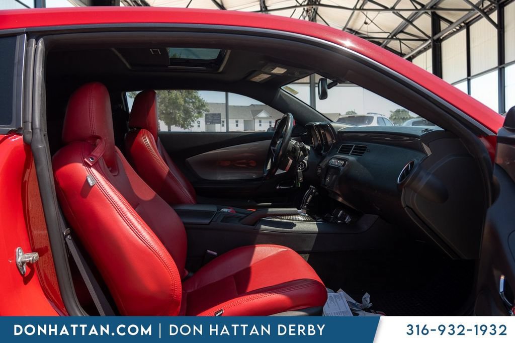Used 2010 Chevrolet Camaro SS w/ White Stripe Package RWD image 20