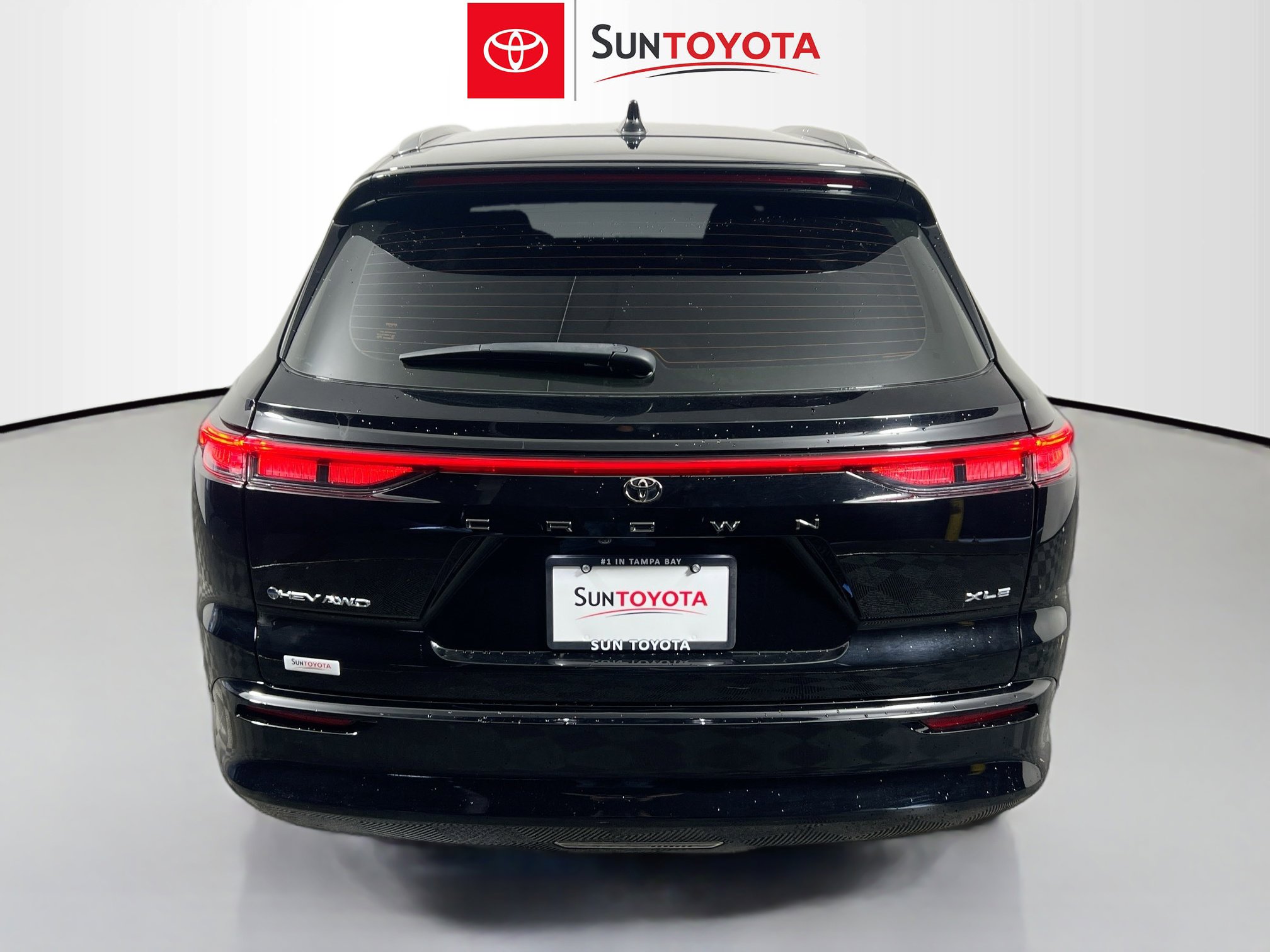Used 2025 Toyota Crown Signia AWD/4WD image 5