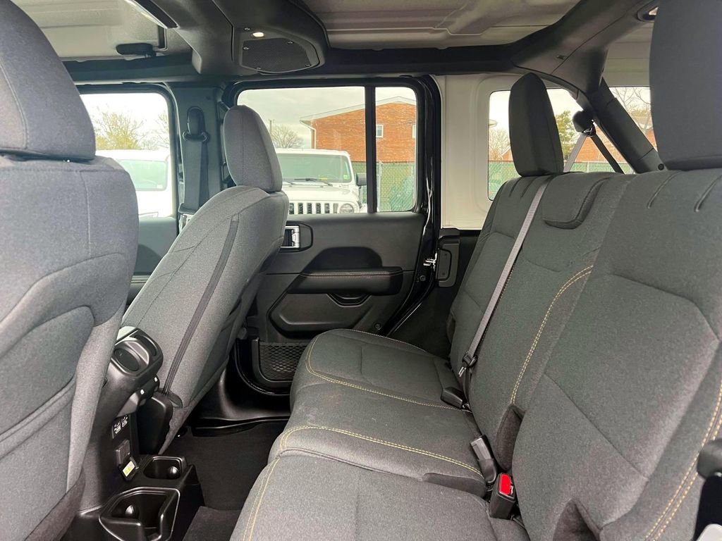 Certified 2025 Jeep Wrangler Sahara image 11