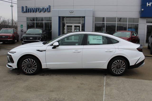 New 2026 Hyundai Sonata Limited image 2