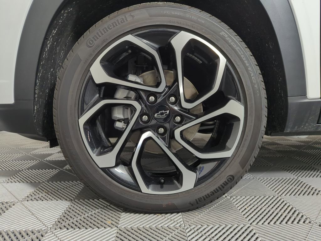 Used 2025 Chevrolet Trax RS w/ Driver Confidence Package image 21