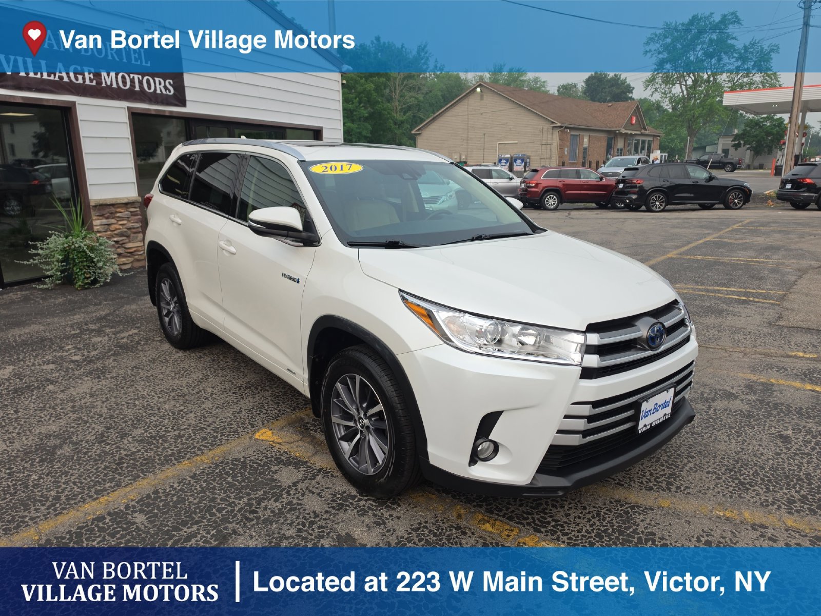 Used 2017 Toyota Highlander XLE AWD/4WD image 3