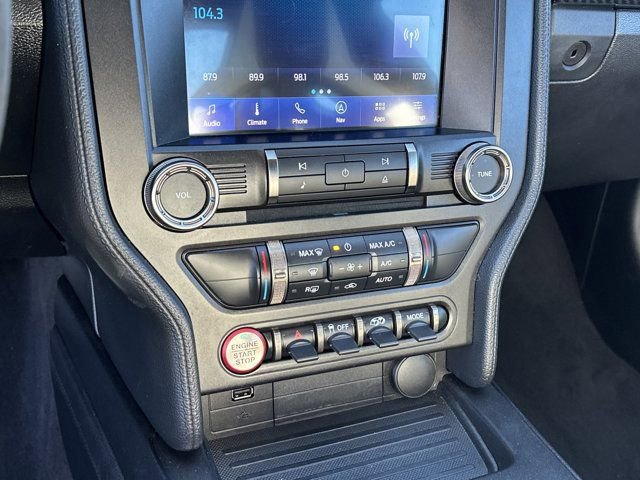 Used 2022 Ford Mustang Shelby GT500 w/ Carbon Fiber Track Pack image 27