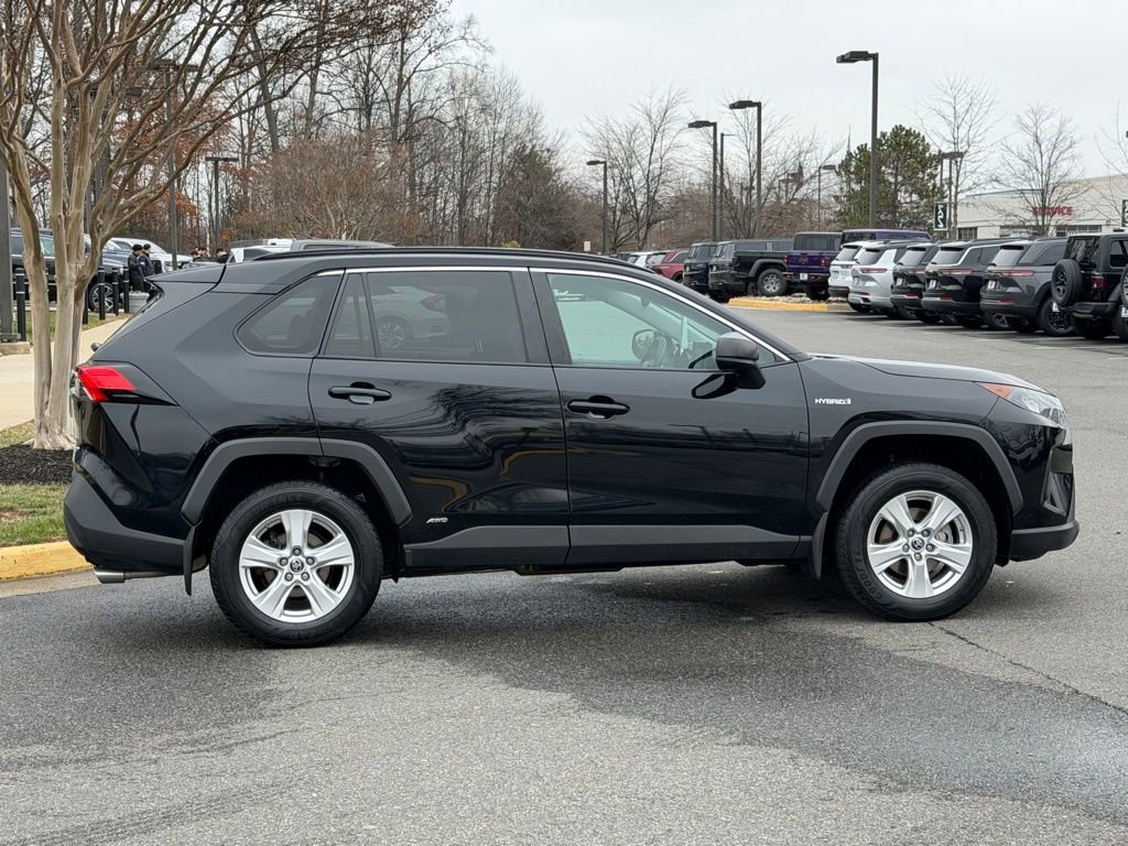 Used 2021 Toyota RAV4 LE image 6