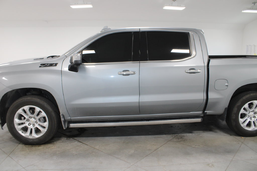 Used 2023 Chevrolet Silverado 1500 LTZ AWD/4WD image 6