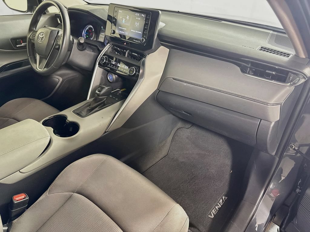 Certified 2021 Toyota Venza LE w/ Carpet Mat Package (TMS) AWD/4WD image 27