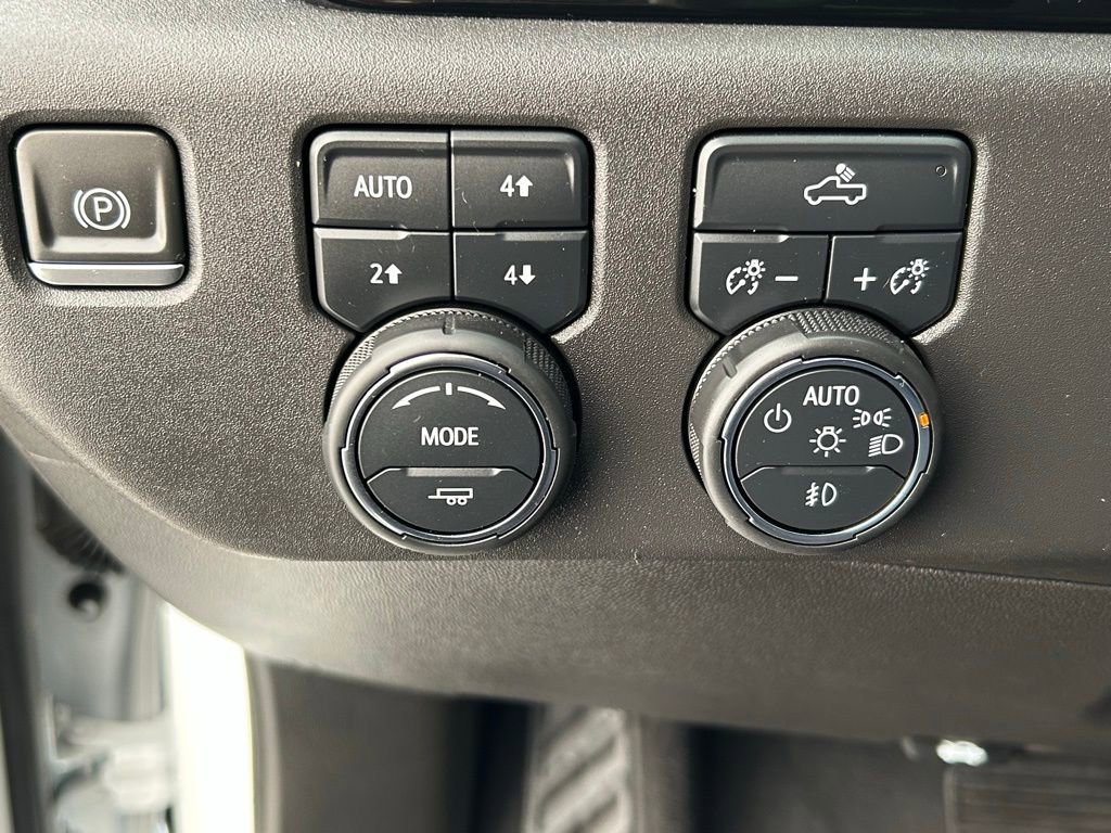 Used 2024 Chevrolet Silverado 1500 LT Trail Boss w/ Convenience Package II image 33