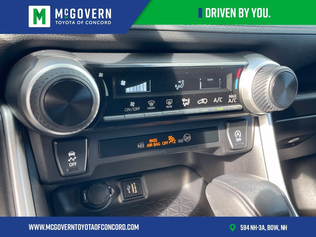 Used 2024 Toyota RAV4 LE AWD/4WD image 34