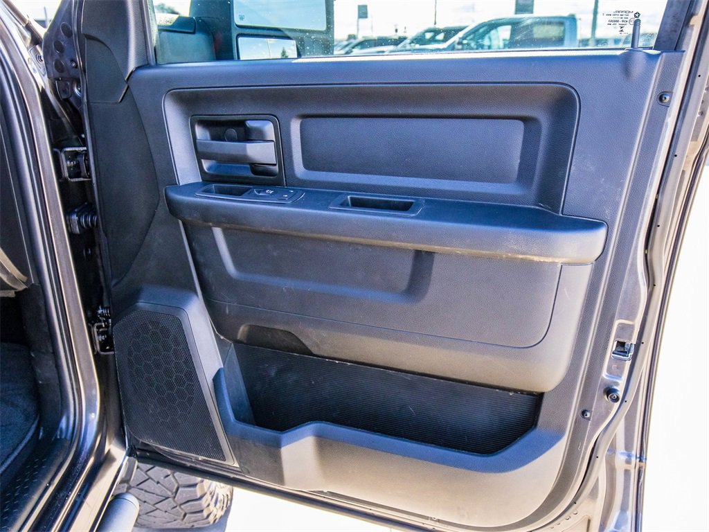 Used 2024 RAM 3500 Tradesman w/ Chrome Appearance Group image 21