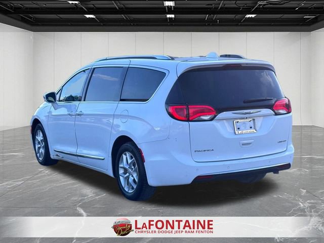 Used 2020 Chrysler Pacifica Limited image 3