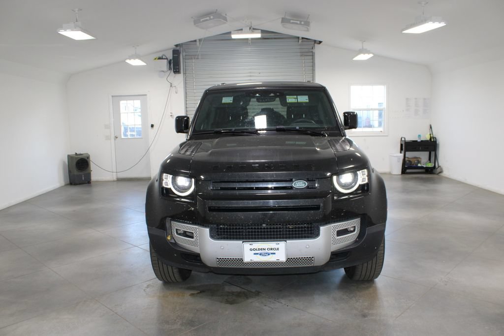 Used 2025 Land Rover Defender 110 S AWD/4WD image 3
