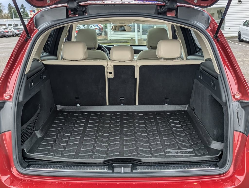 Used 2018 Mercedes-Benz GLC 300 4MATIC image 30