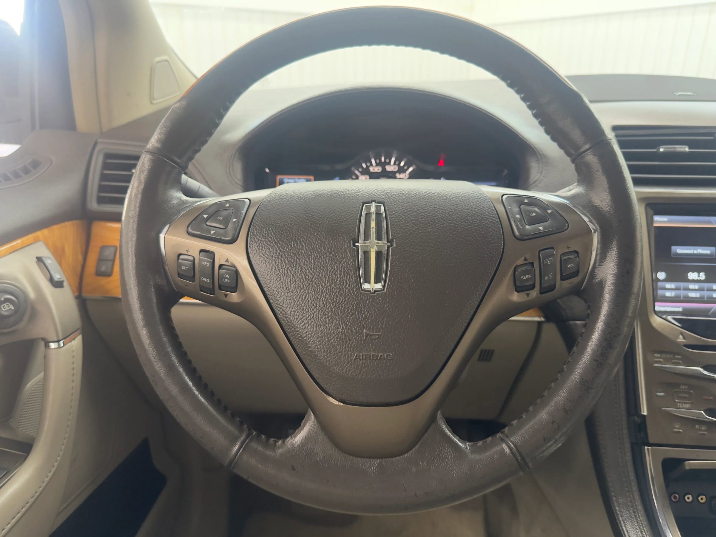 Used 2015 Lincoln MKX AWD w/ Equipment Group 102A image 17